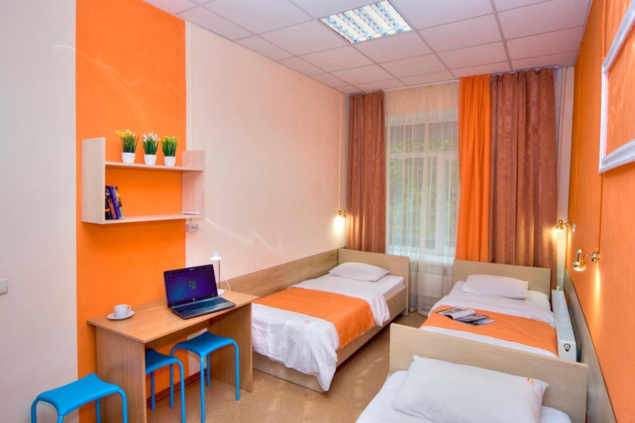 Hostel Podolski Plus Киев Экстерьер фото